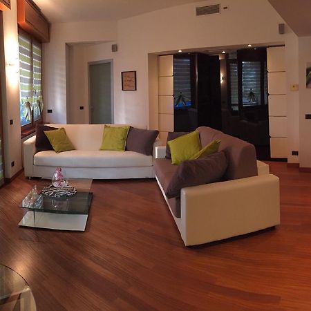 Giulia Luxury Apartment Milano Esterno foto